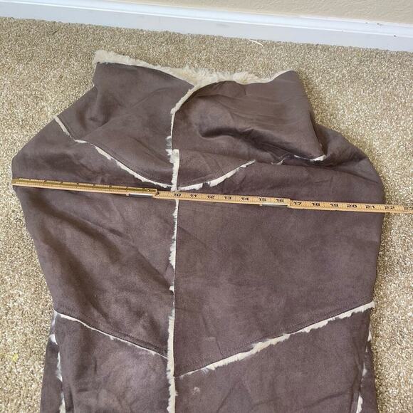 OnTheLand furry vest faux suede sleeveless sherpa comfort SZ M fuzzy comfort - Picture 9 of 12